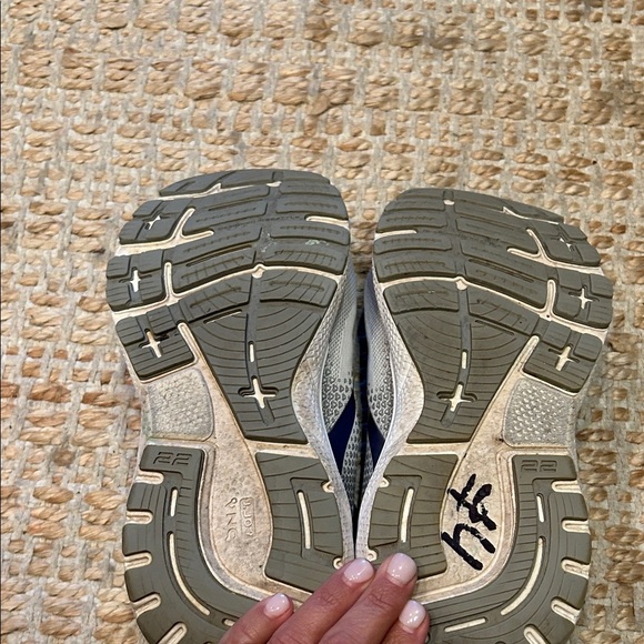 Brooks Gray and Navy Athletic Sneakers - Picture 9 of 9